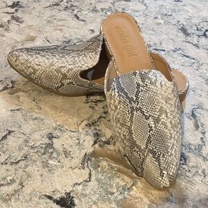 A RIDER GIRL. Women’s shoes.